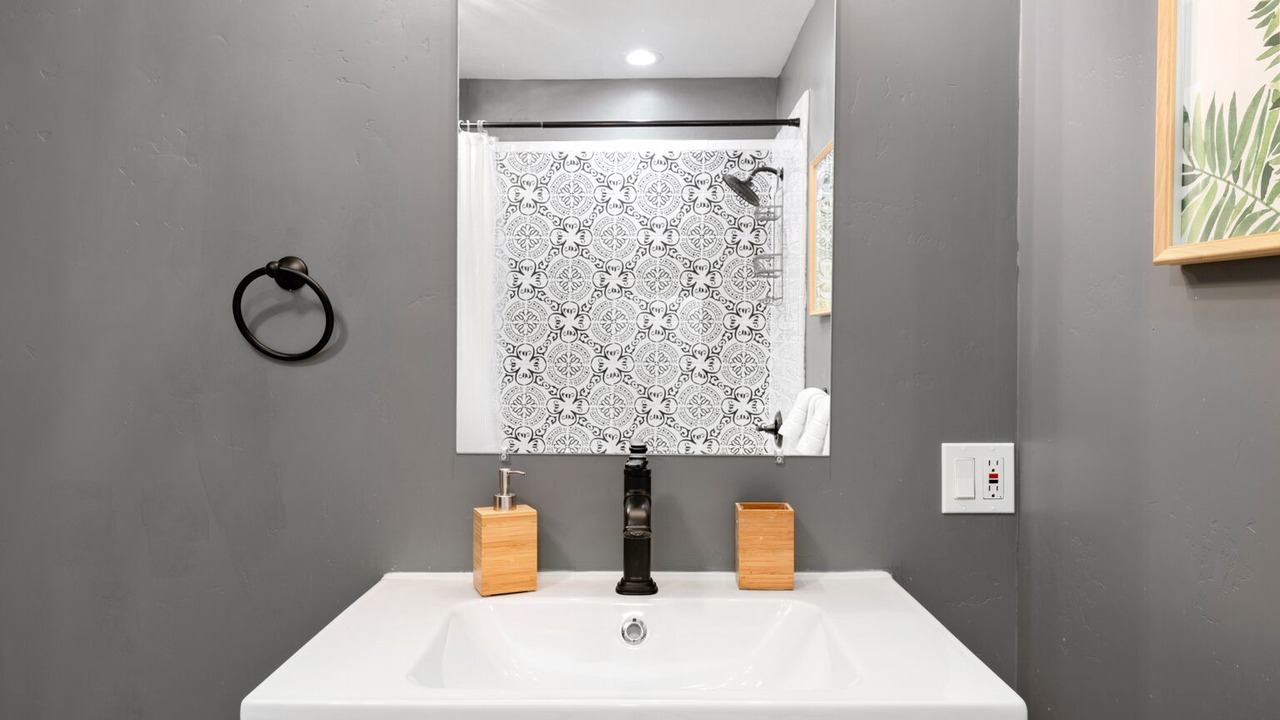 Photo of Bathroom in North Oak Park