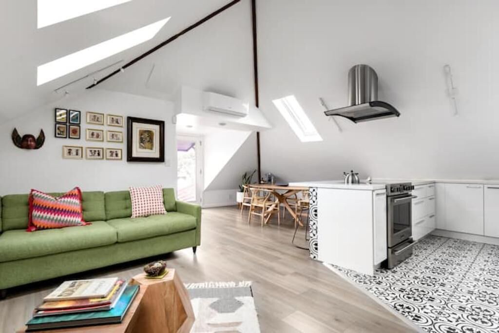 Photo of Livingroom in East Peralta