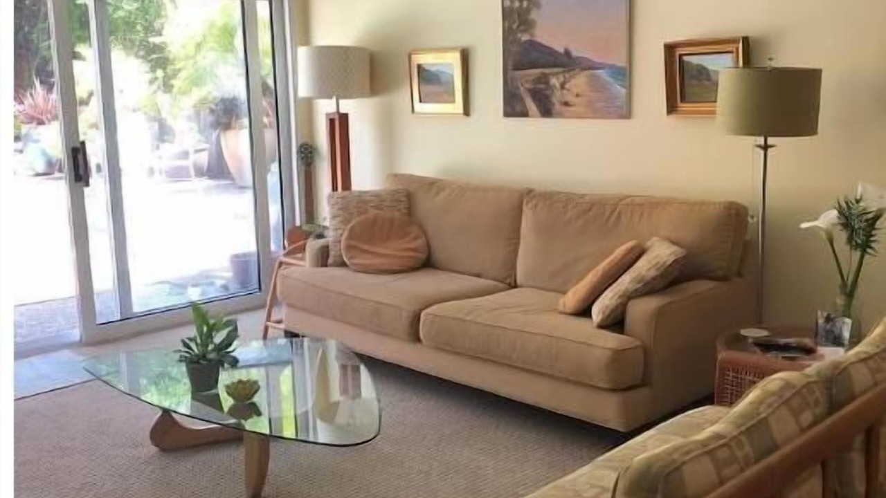 Photo of Livingroom in Lucas Valley-Marinwood