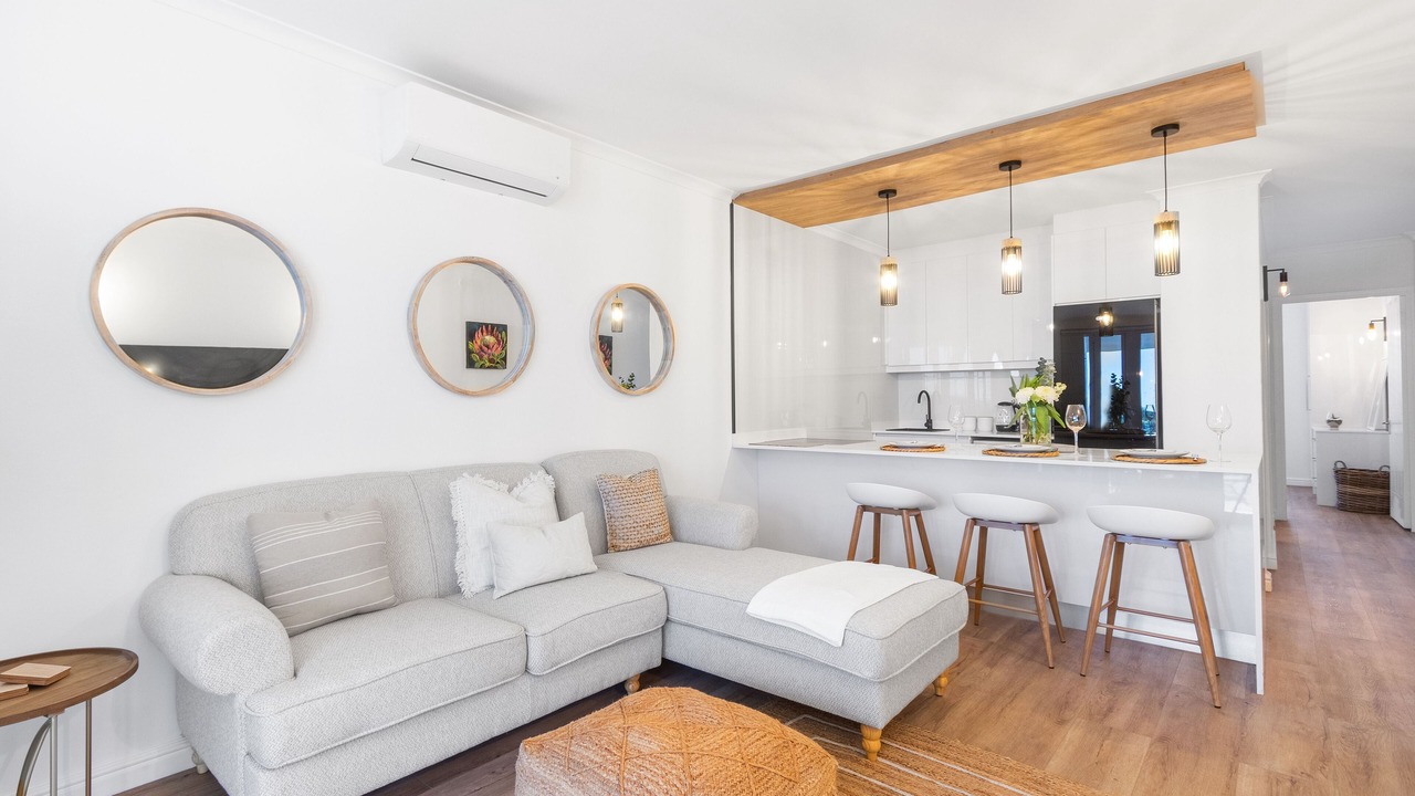 Photo of Livingroom in Lagoon Beach