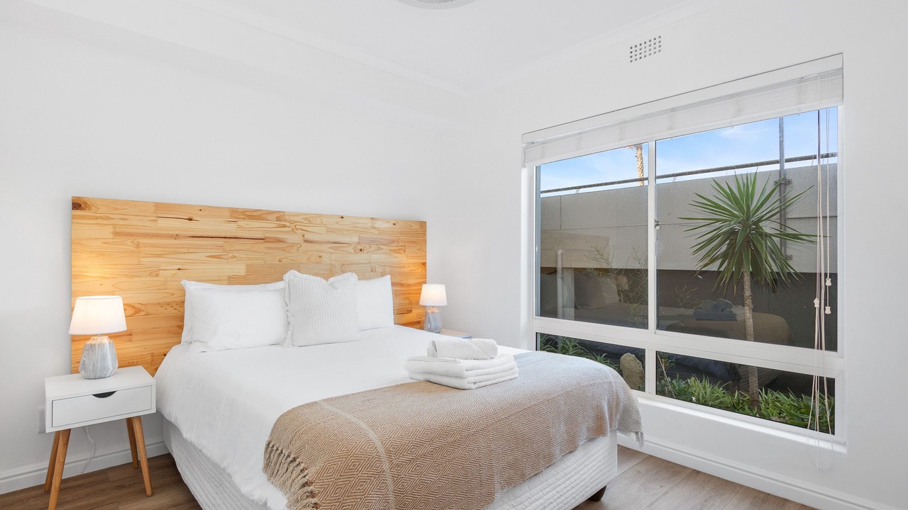 Photo of Bedroom in Lagoon Beach