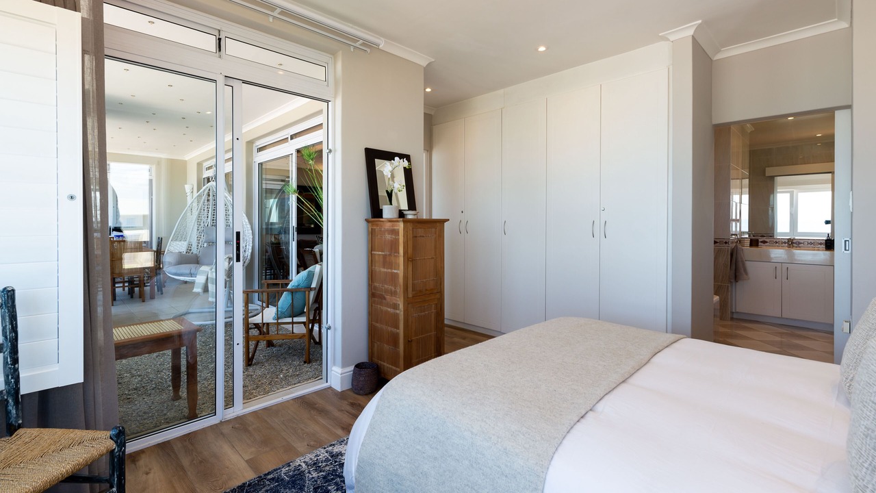 Photo of Bedroom in Lagoon Beach