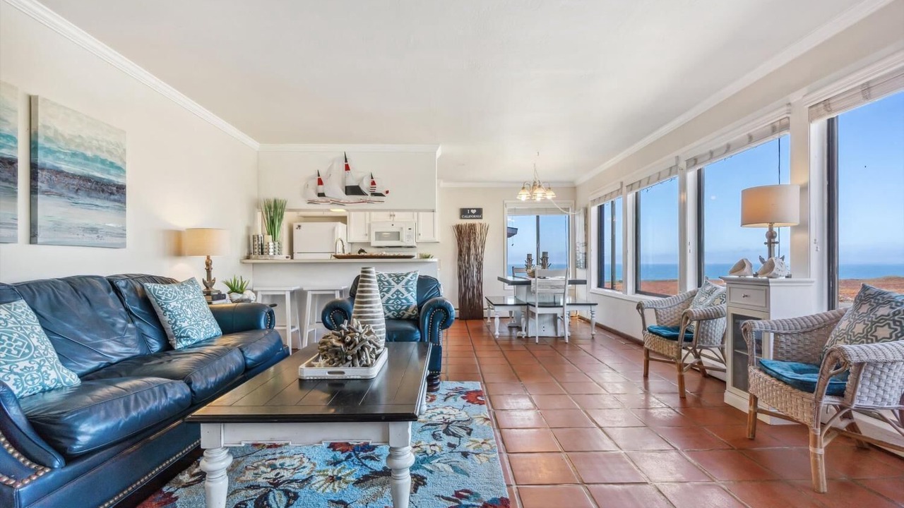 Photo of Livingroom in Dillon Beach