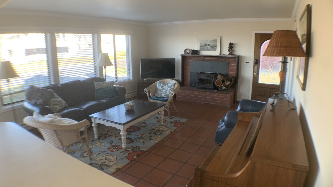 Photo of Livingroom in Dillon Beach
