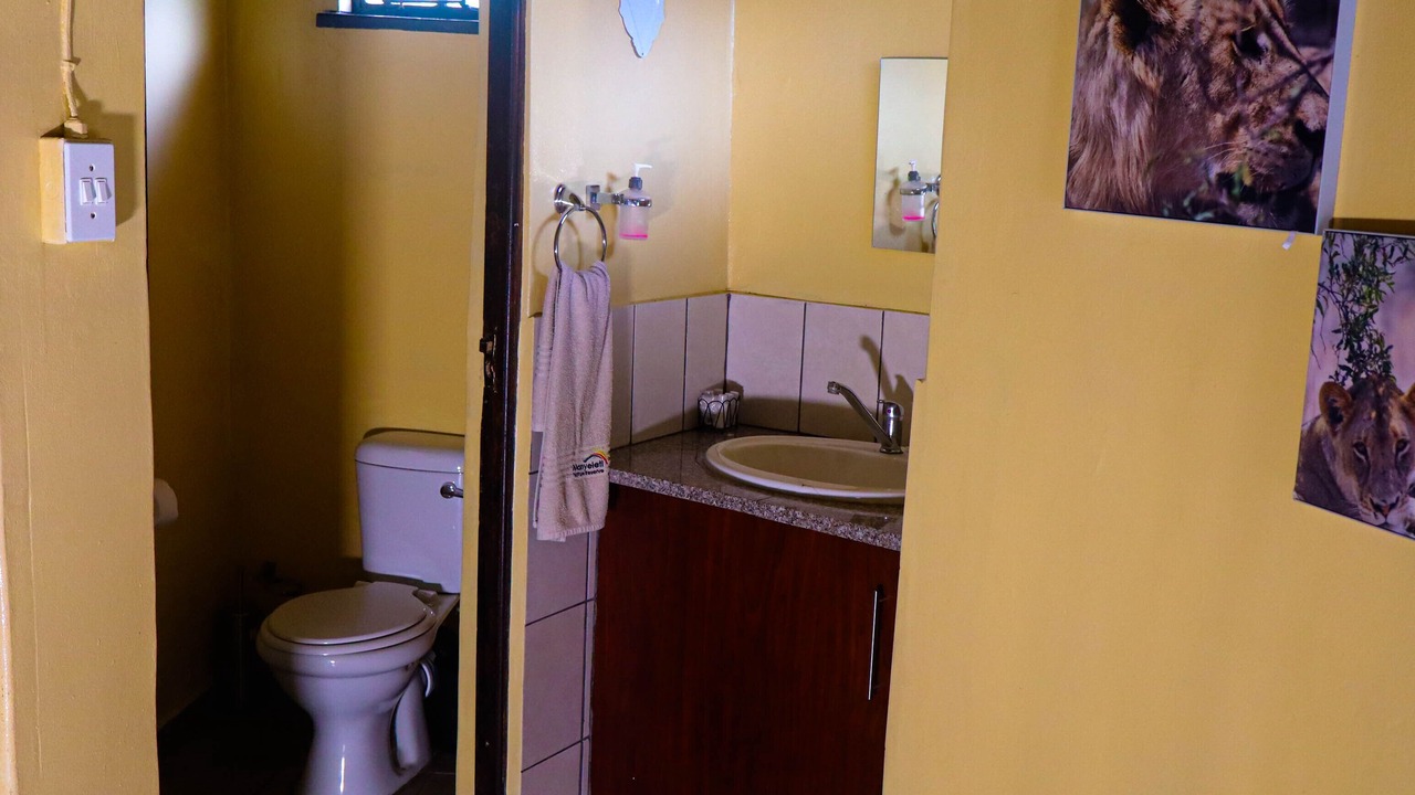 Photo of Bathroom in Flora Park