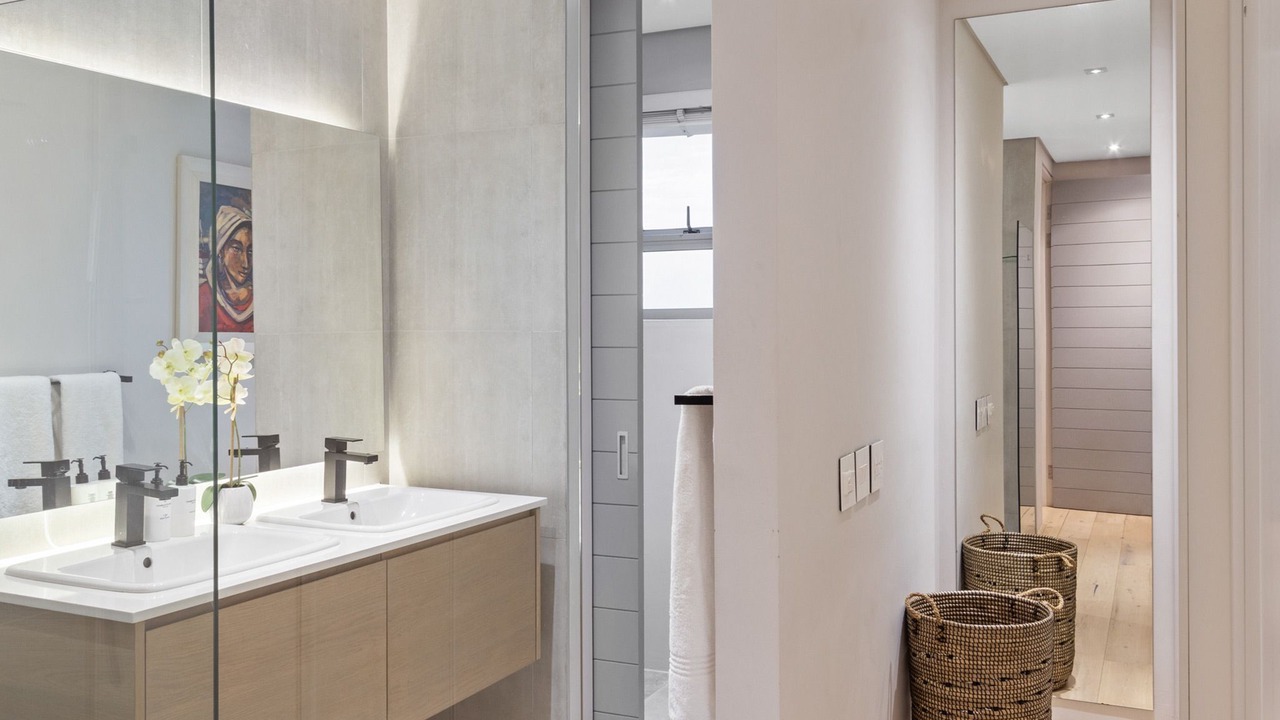 Photo of Bathroom in Three Anchor Bay