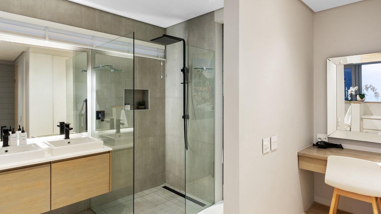Photo of Bathroom in Three Anchor Bay