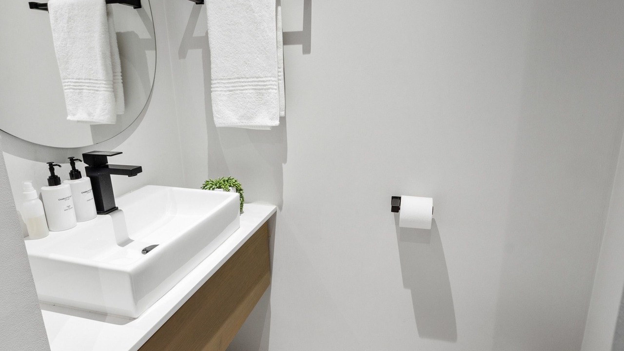 Photo of Bathroom in Three Anchor Bay