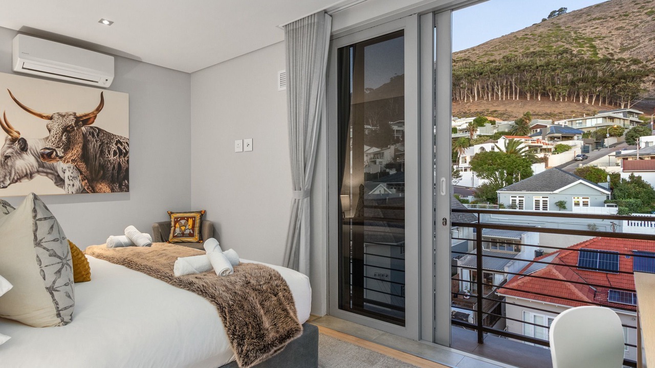 Photo of Bedroom in Three Anchor Bay