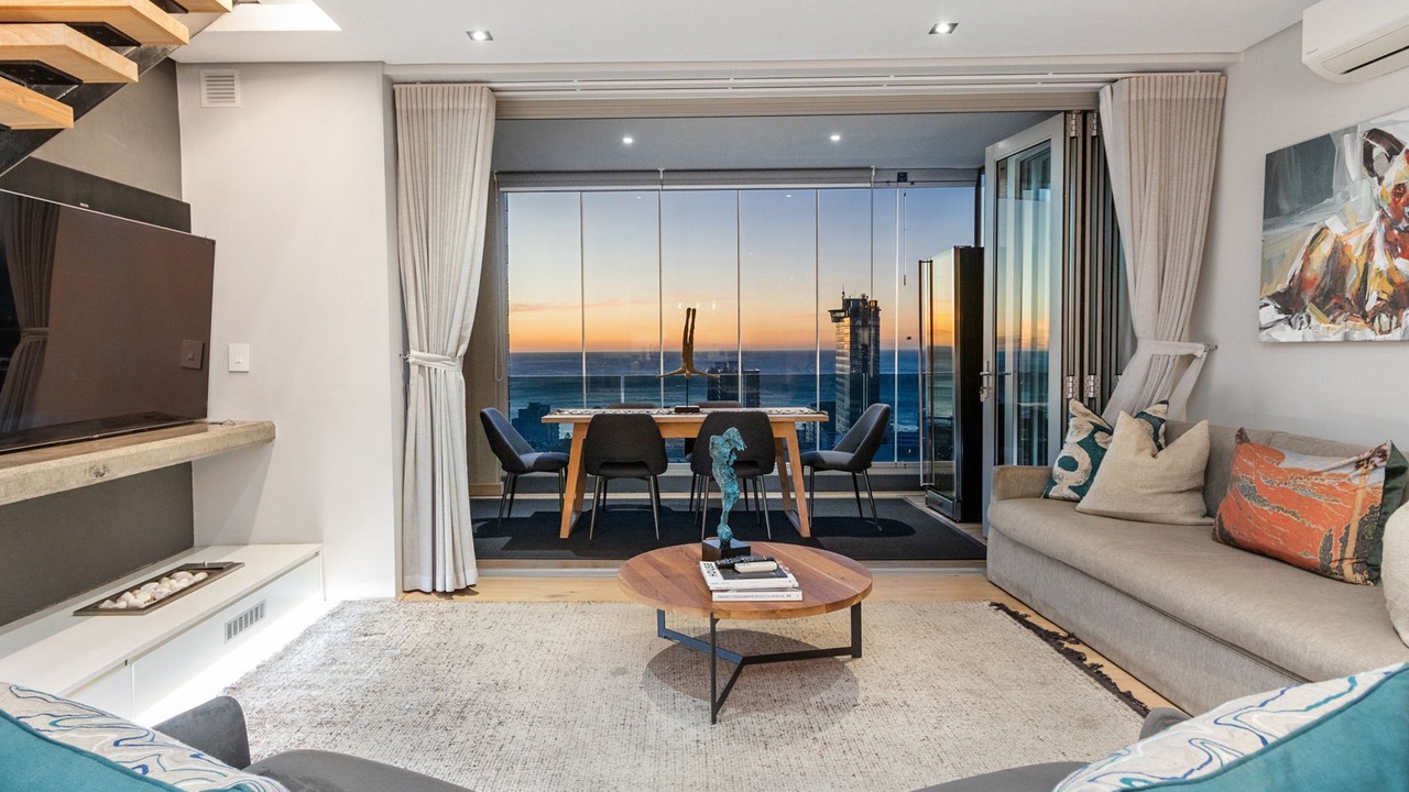 Photo of Livingroom in Three Anchor Bay