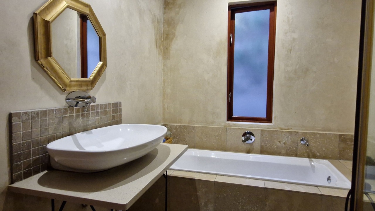Photo of Bathroom in Greater Johannesburg Metropolitan Area