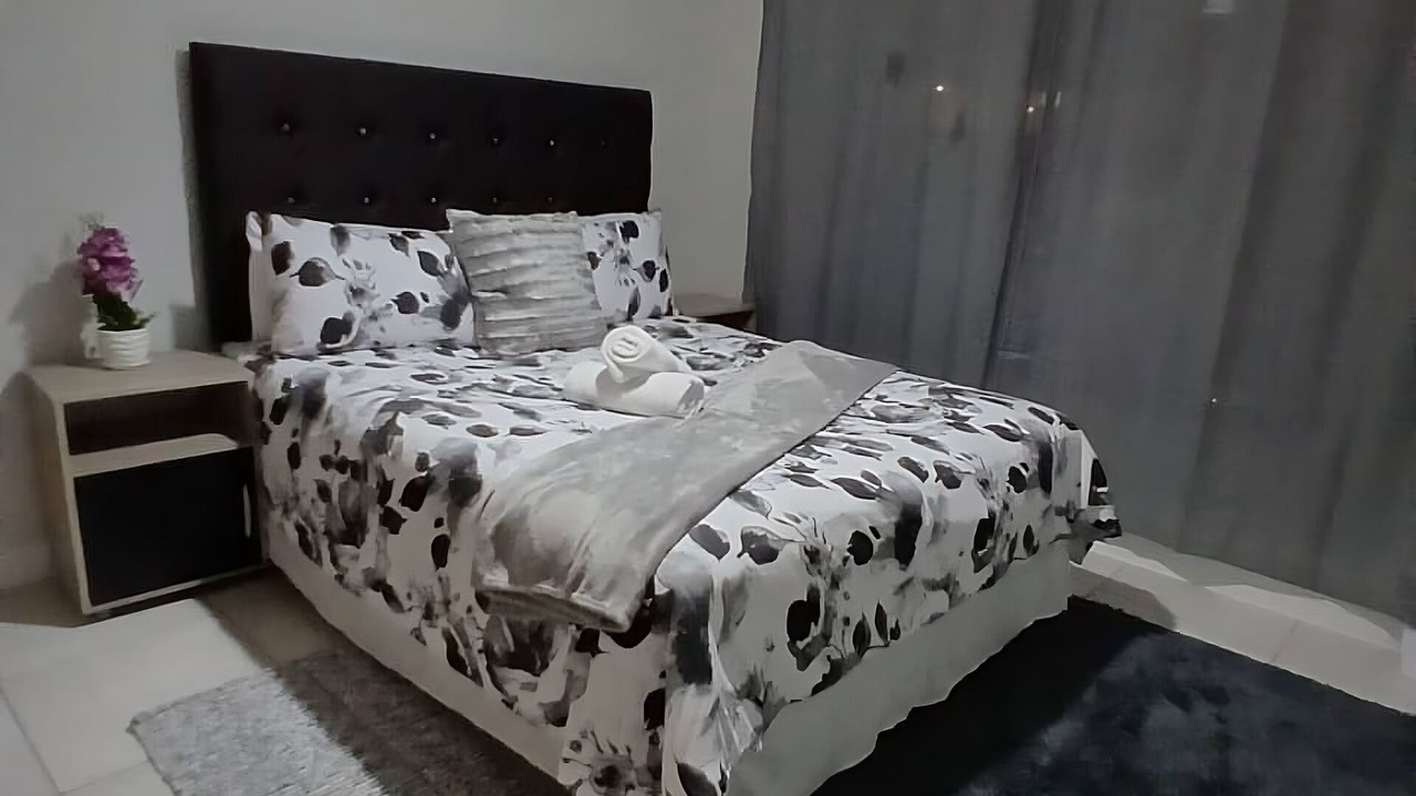 Photo of Bedroom in Tshwane