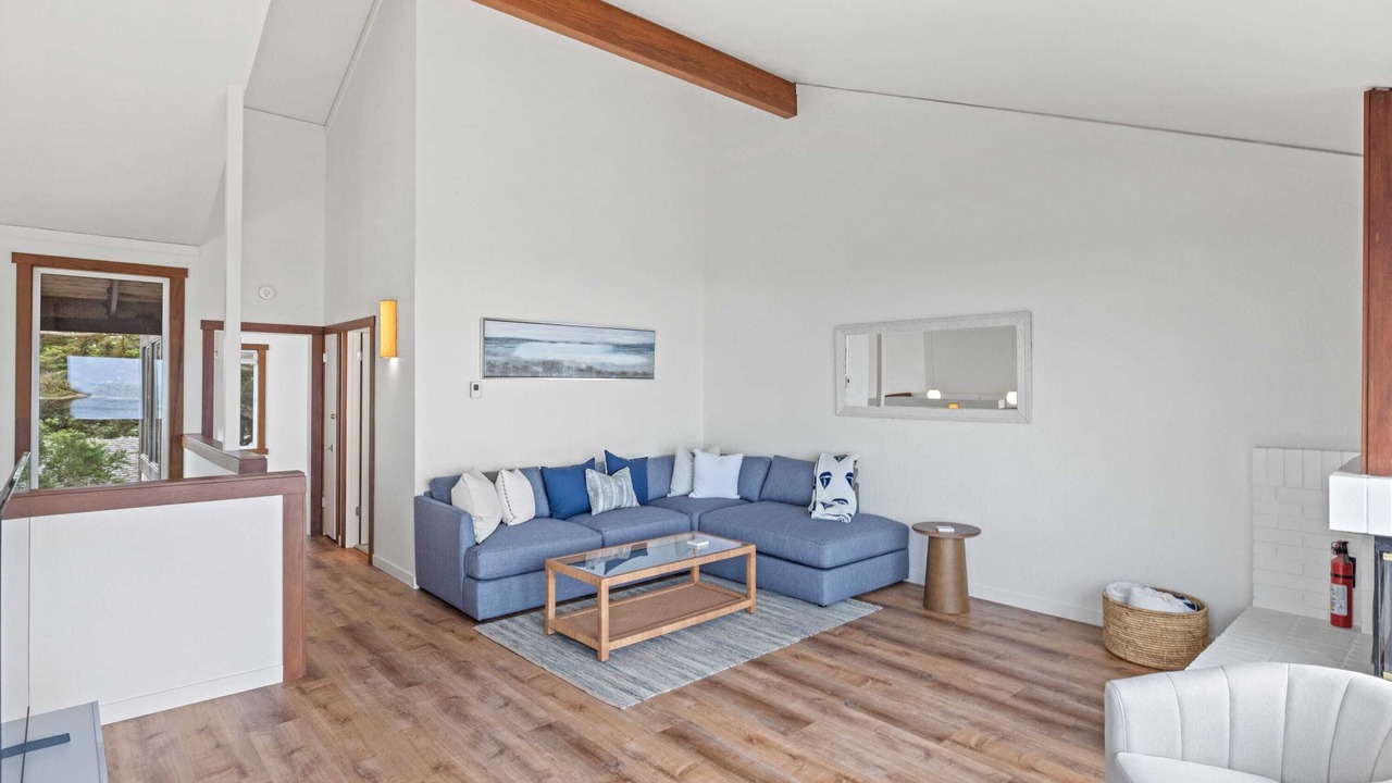 Photo of Livingroom in Castroville