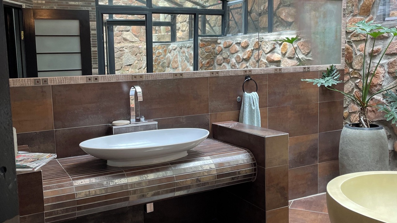 Photo of Bathroom in Greater Johannesburg Metropolitan Area