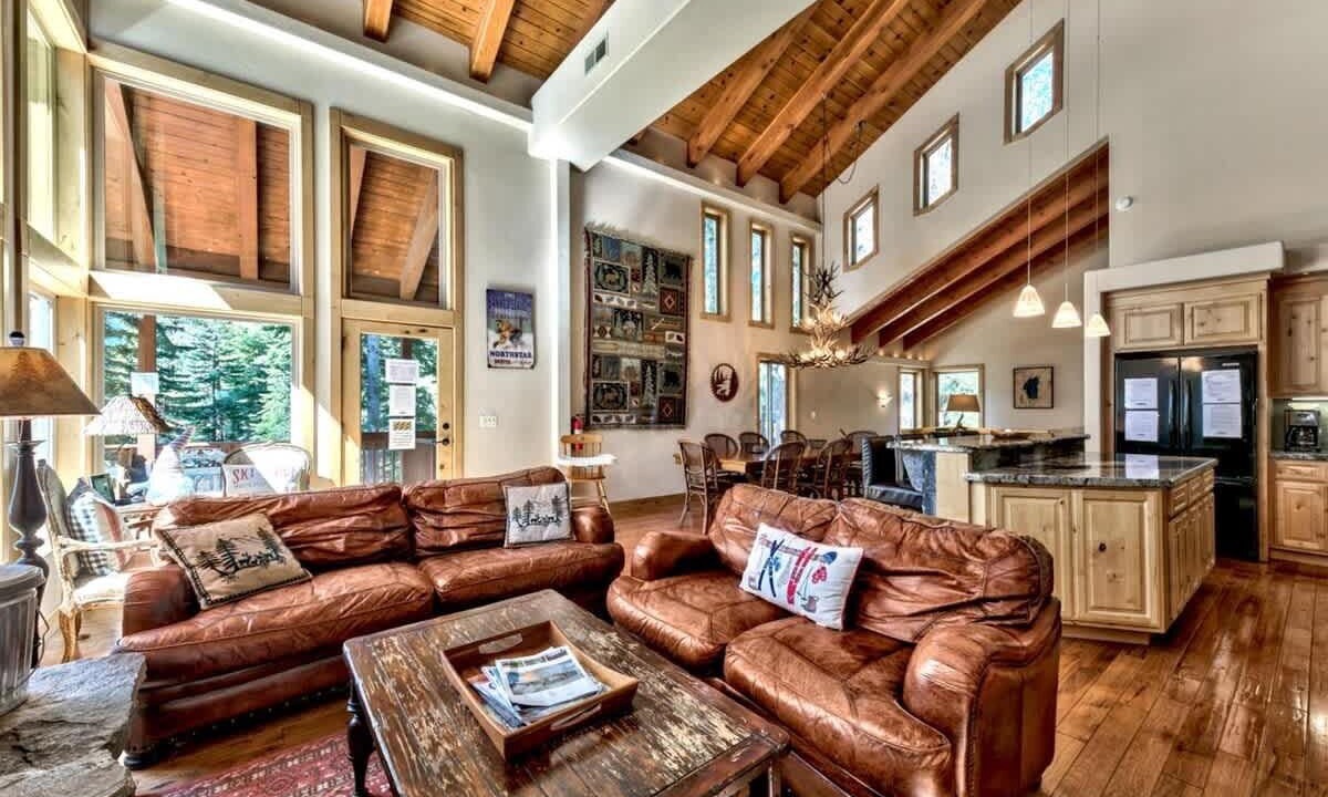 Photo of Livingroom in Truckee