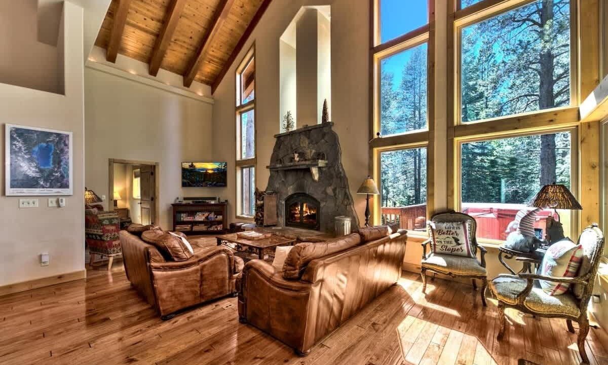 Photo of Livingroom in Truckee