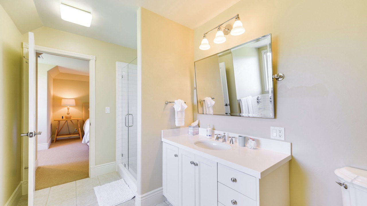 Photo of Bathroom in Kelseyville