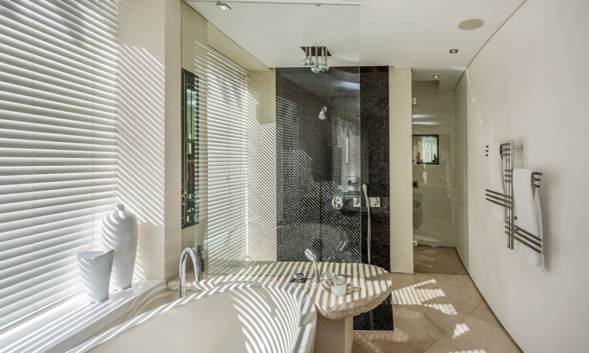 Photo of Bathroom in Elgin
