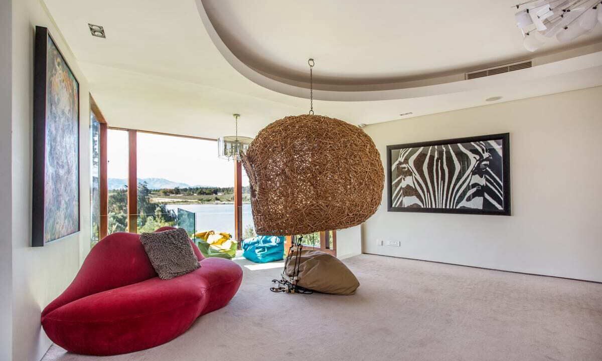 Photo of Livingroom in Elgin