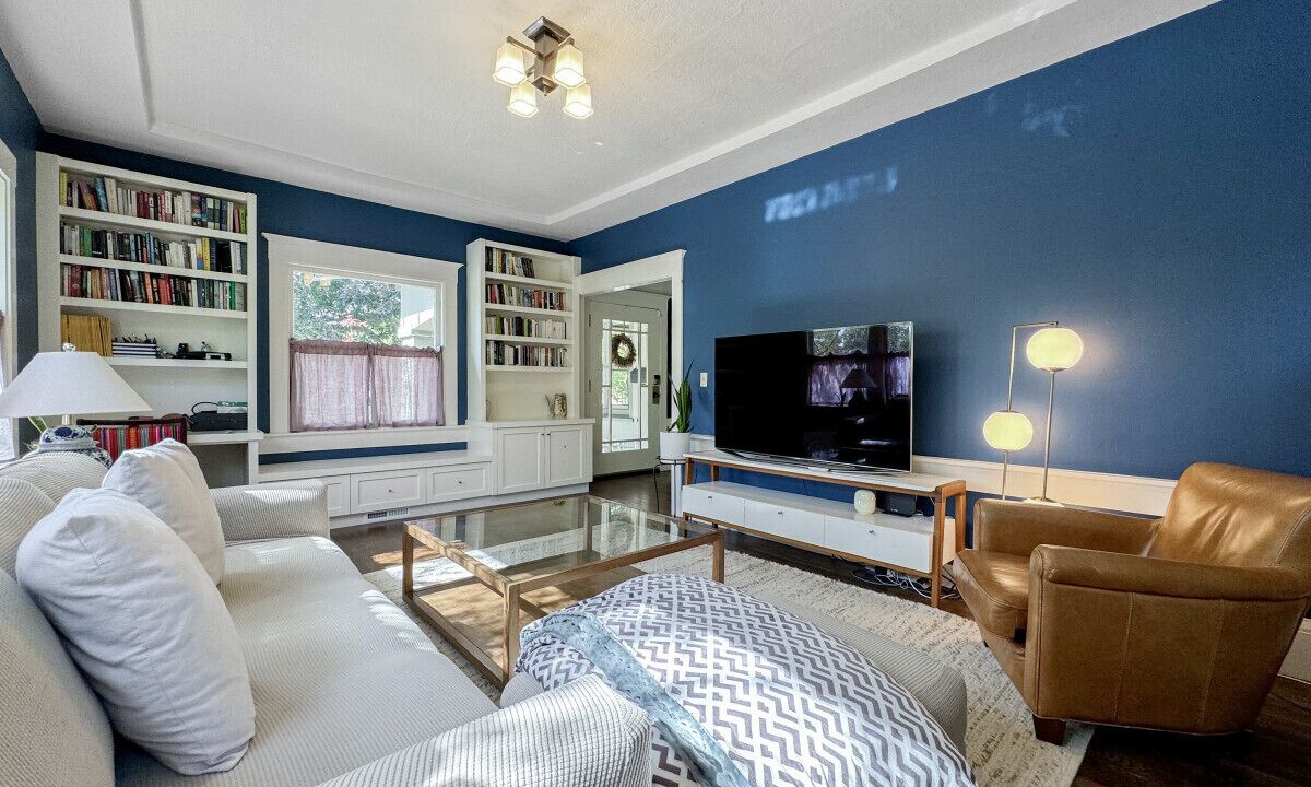 Photo of Livingroom in Central Berkeley