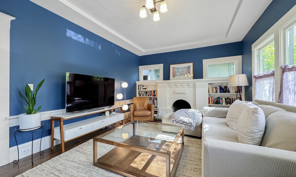 Photo of Livingroom in Central Berkeley