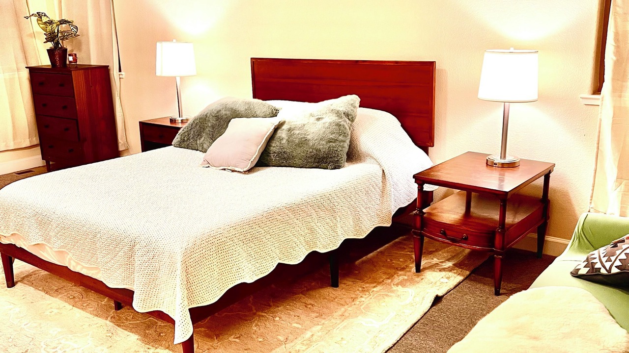 Photo of Bedroom in Hollister