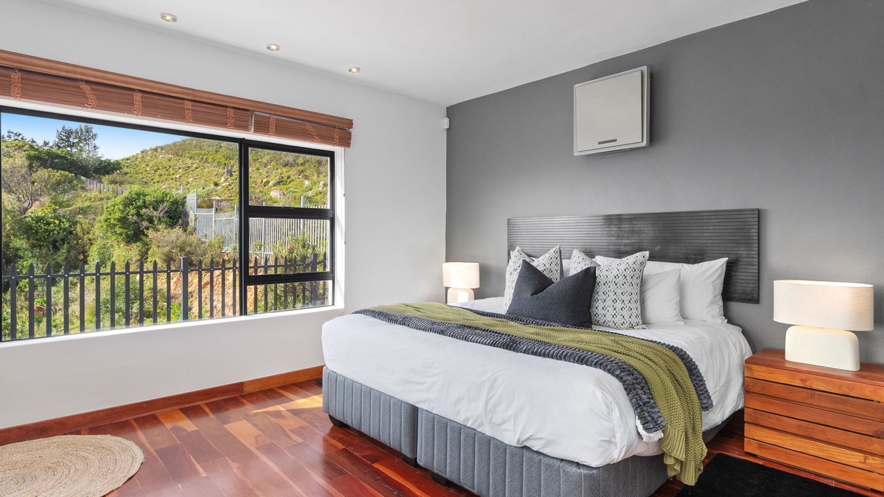 Photo of Bedroom in Mountainside