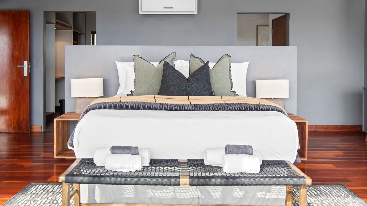Photo of Bedroom in Mountainside