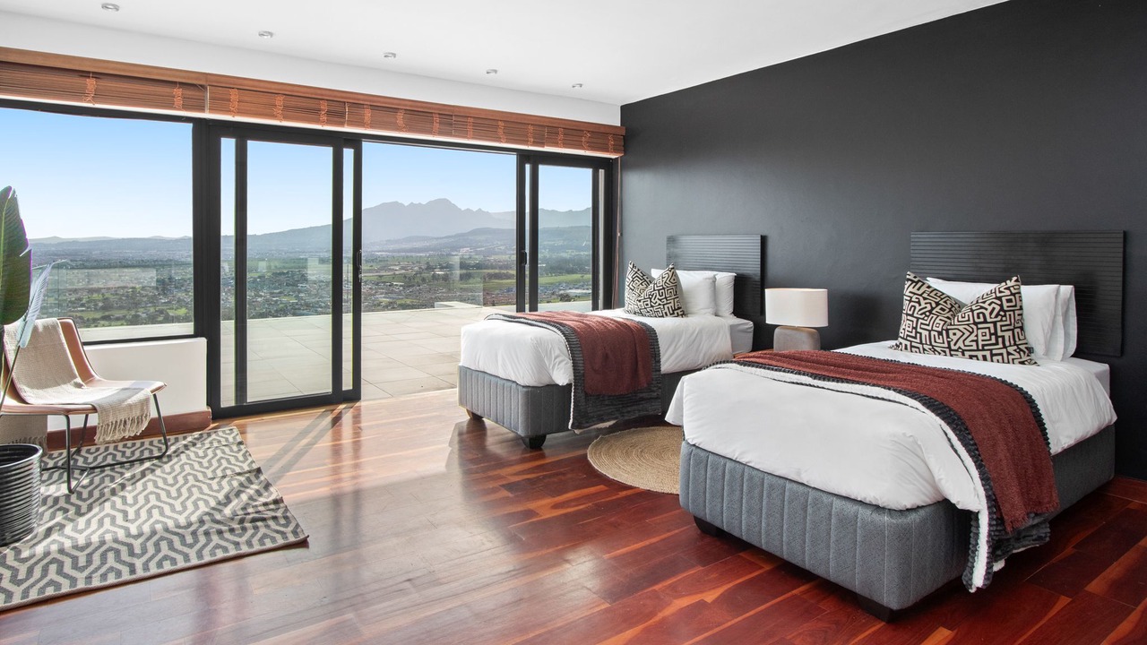 Photo of Bedroom in Mountainside