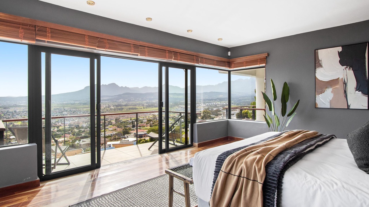 Photo of Bedroom in Mountainside