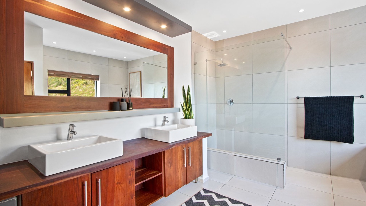 Photo of Bathroom in Mountainside