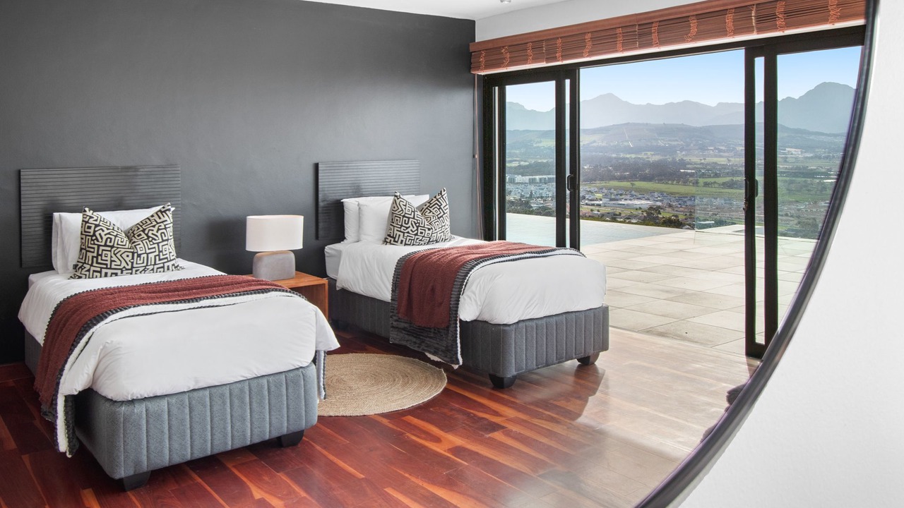 Photo of Bedroom in Mountainside