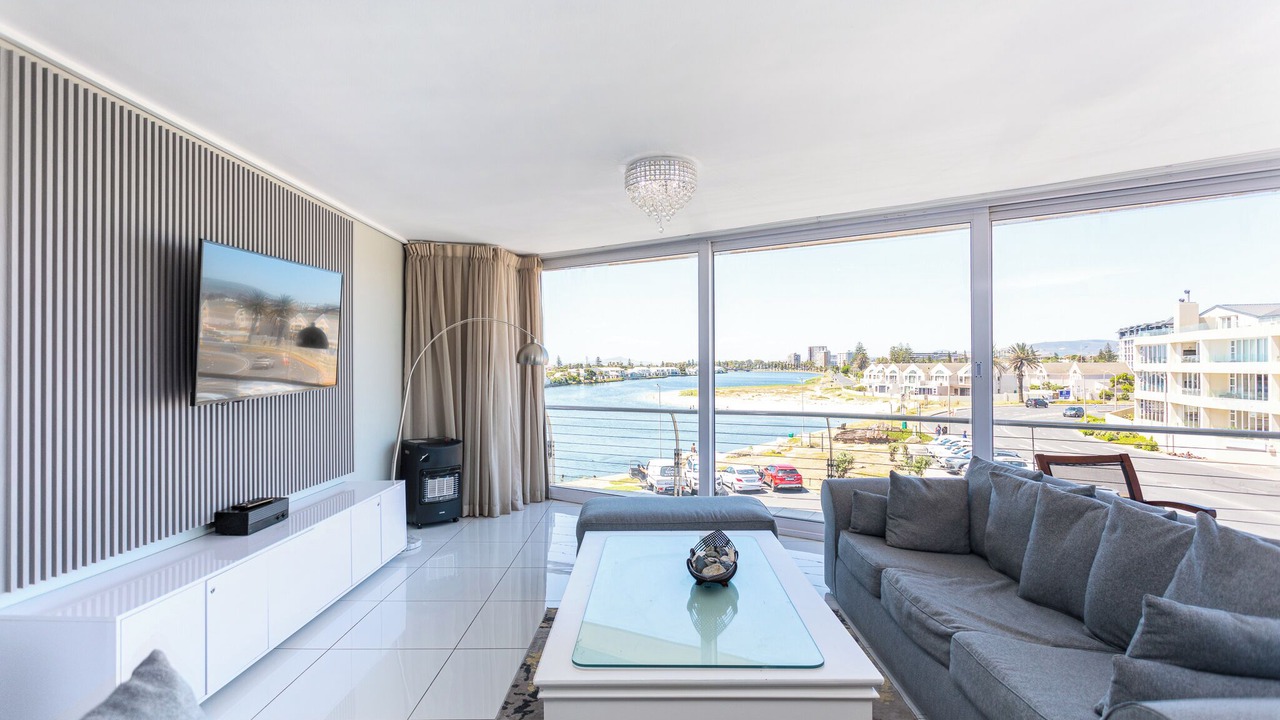 Photo of Livingroom in Lagoon Beach