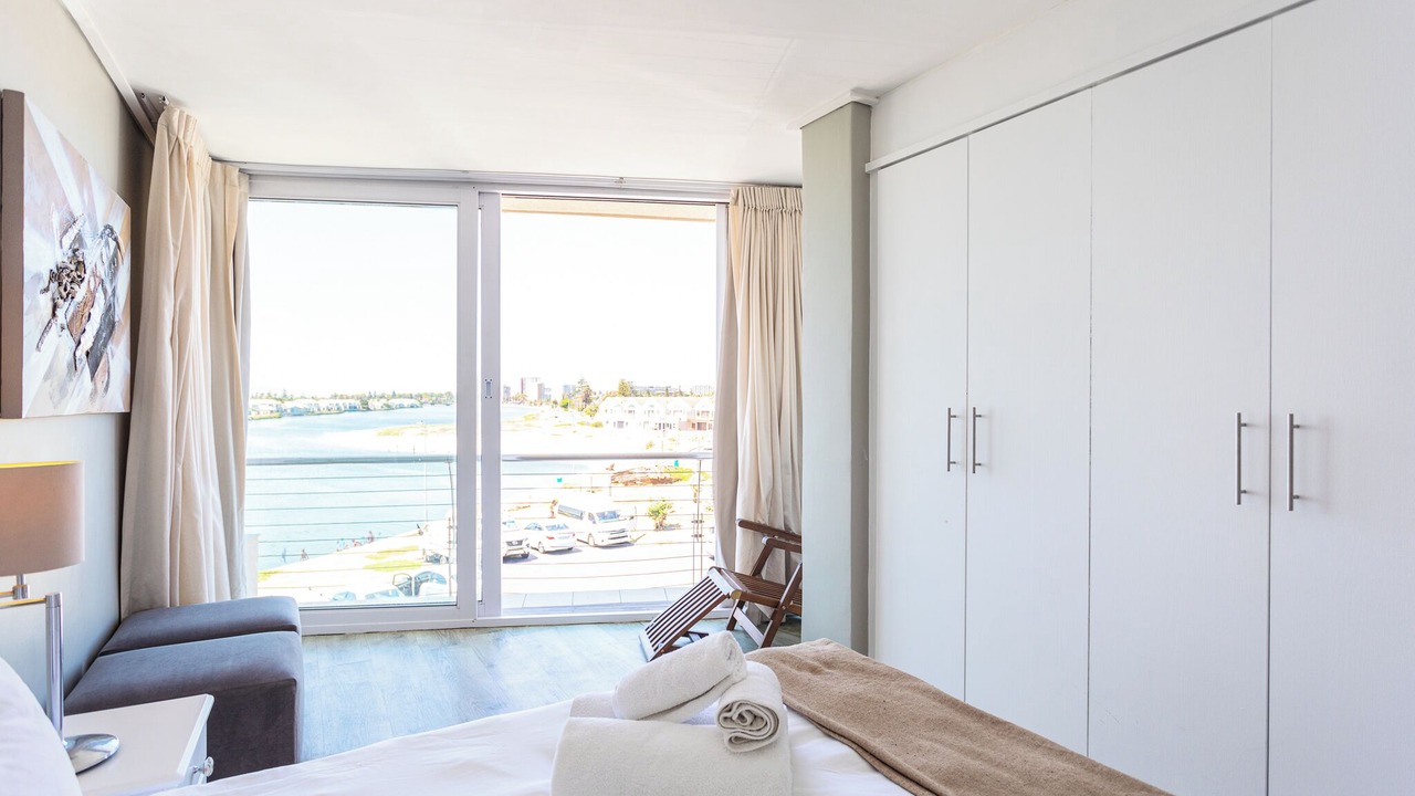 Photo of Bedroom in Lagoon Beach
