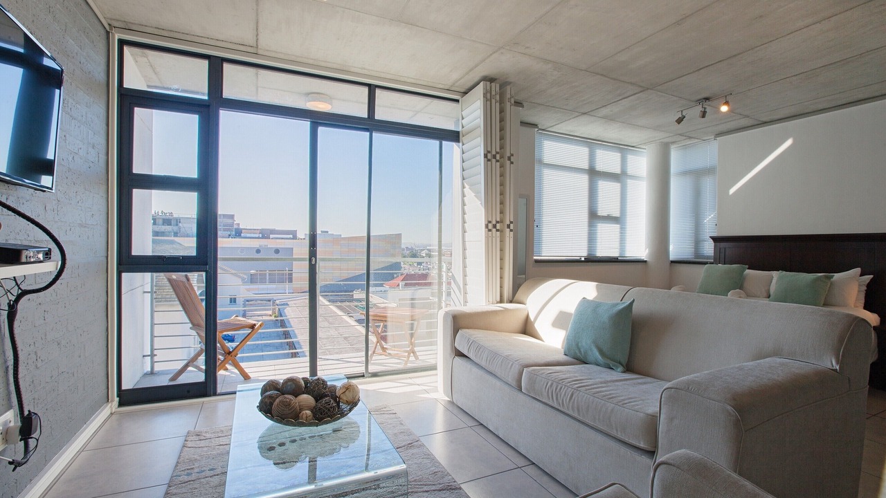 Photo of Livingroom in Milnerton