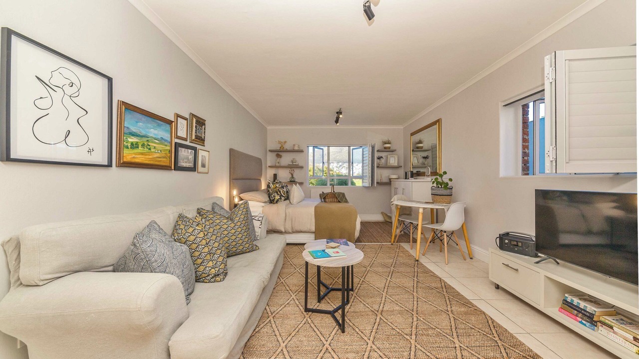 Photo of Livingroom in Mouille Point