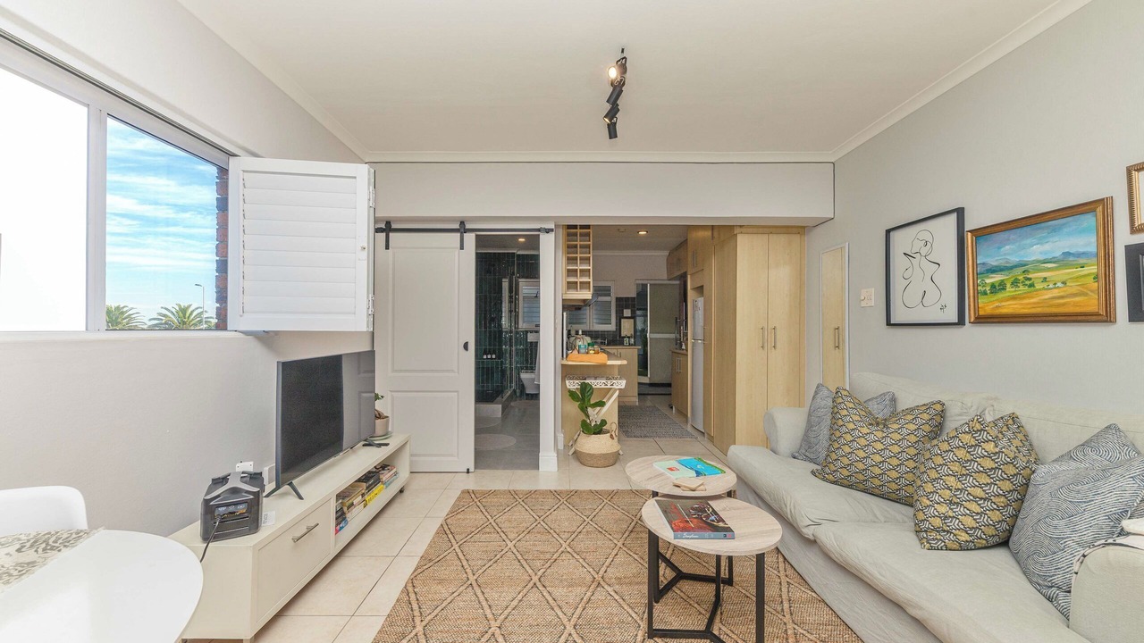 Photo of Livingroom in Mouille Point
