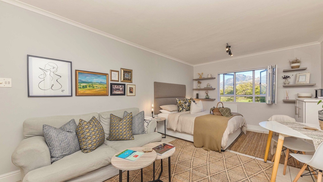 Photo of Livingroom in Mouille Point
