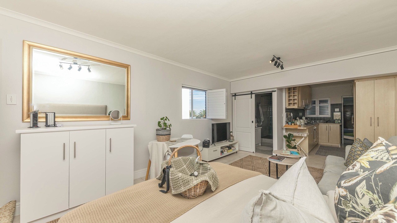 Photo of Bedroom in Mouille Point