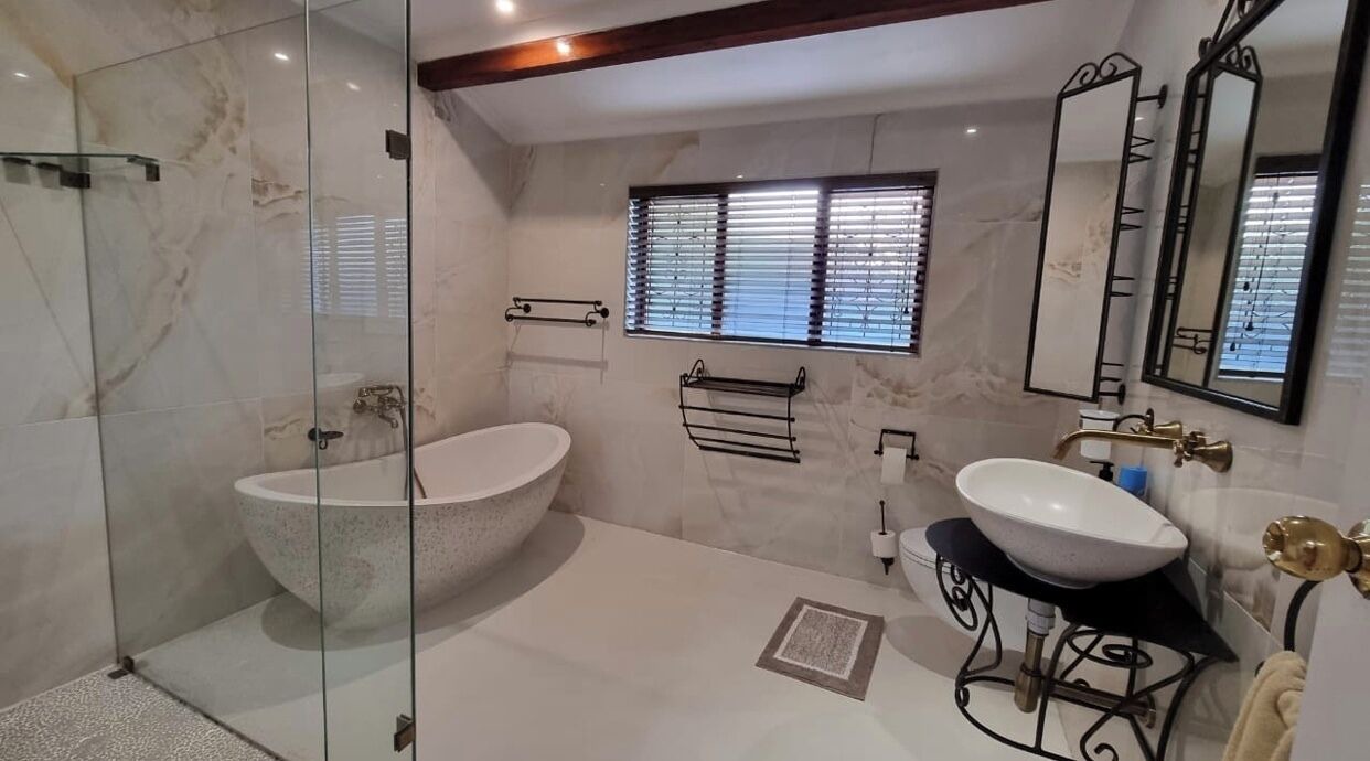 Photo of Bathroom in Umhlanga