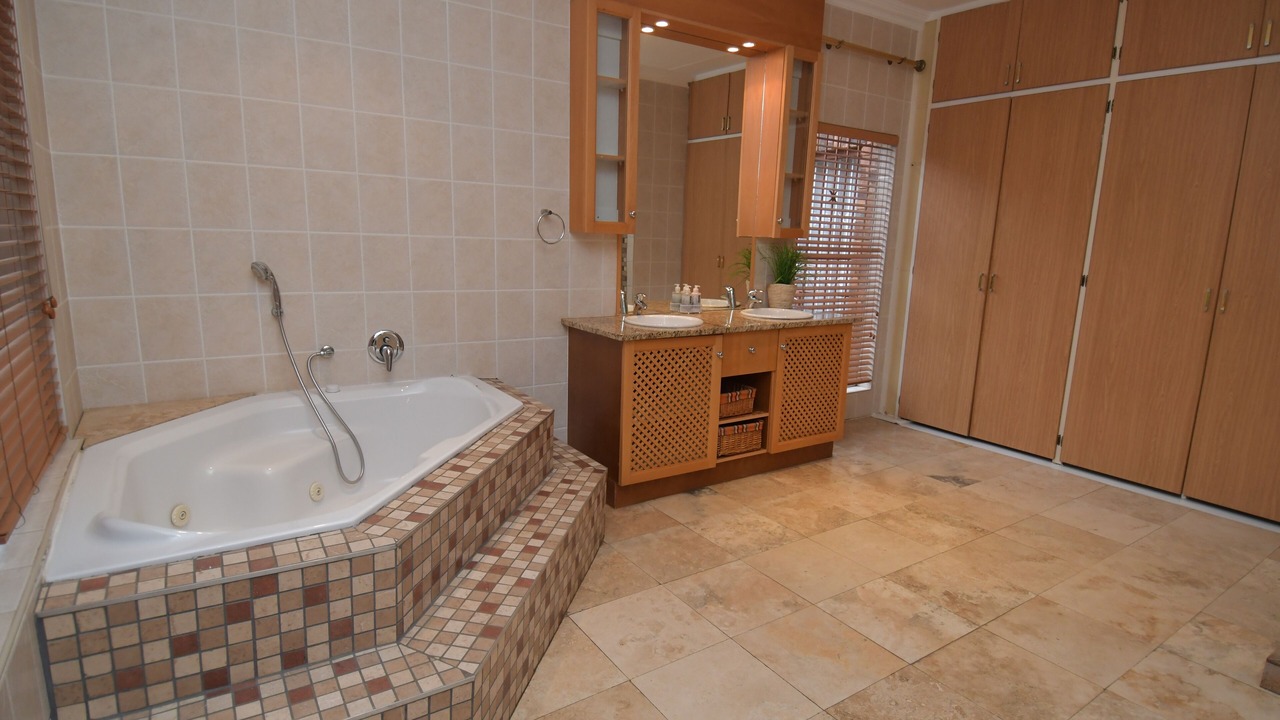 Photo of Bathroom in Waterkloof Glen