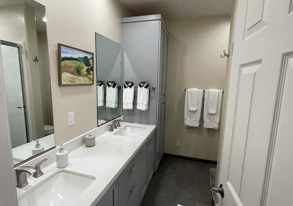 Photo of Bathroom in Kelseyville