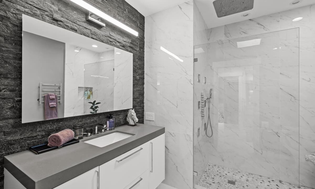 Photo of Bathroom in Strawberry