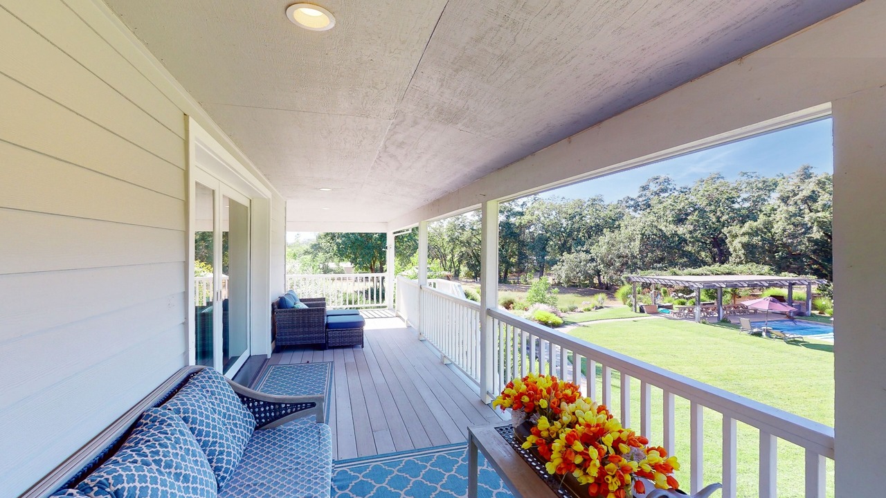 Photo of Patio Balcony in Riebli-Wallace Neighborhood Group