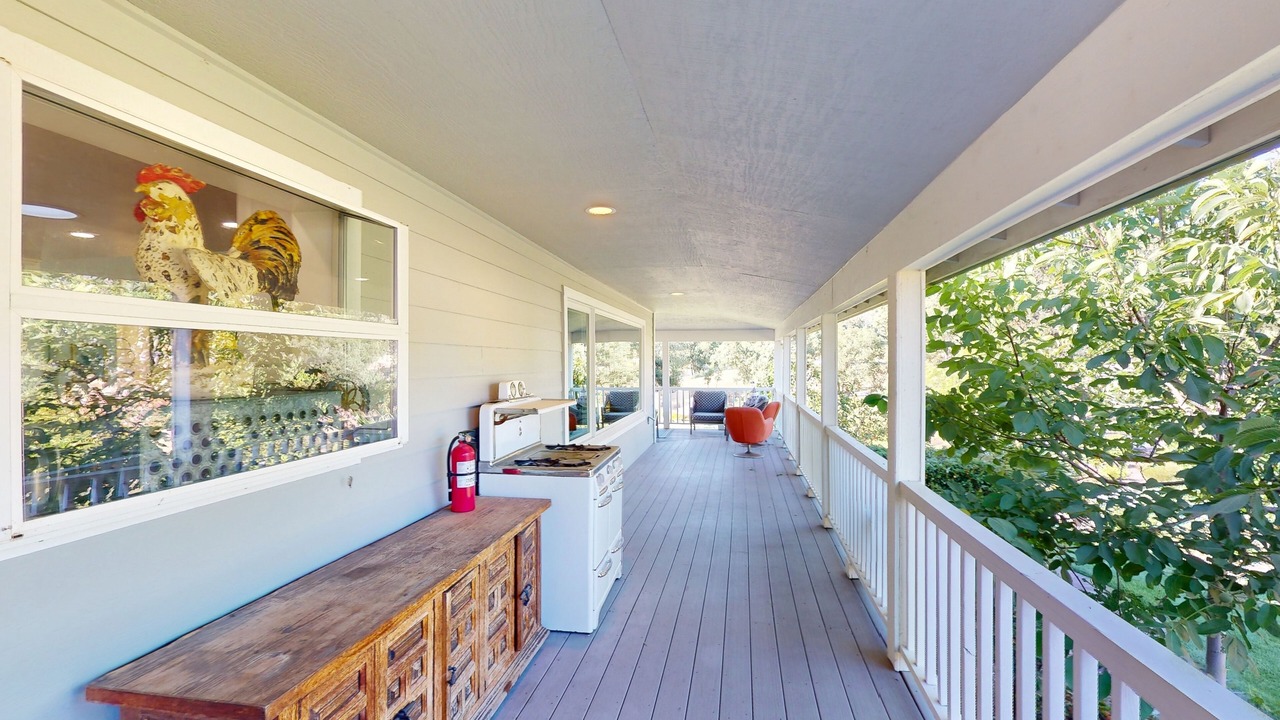 Photo of Patio Balcony in Riebli-Wallace Neighborhood Group