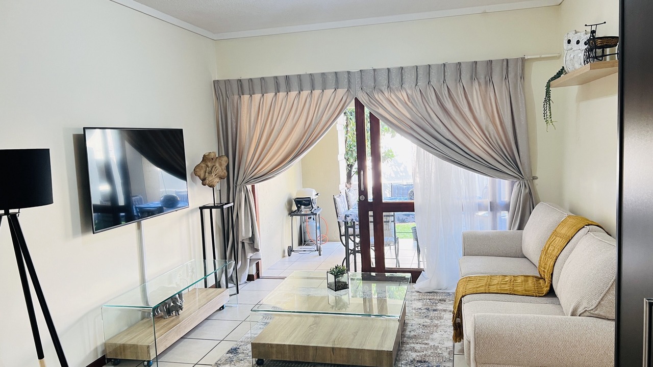 Photo of Livingroom in Greater Johannesburg Metropolitan Area