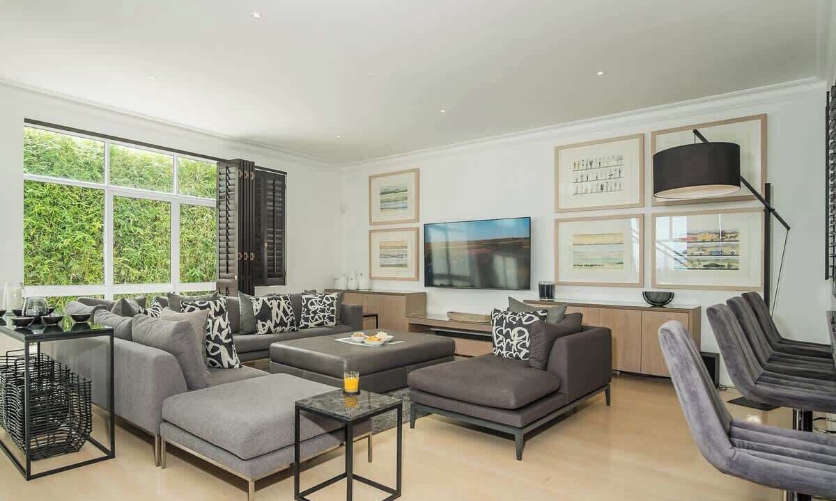Photo of Livingroom in Bantry Bay