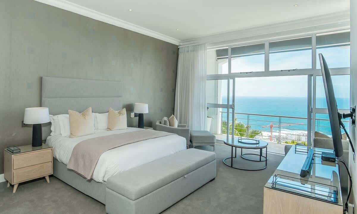 Photo of Bedroom in Bantry Bay