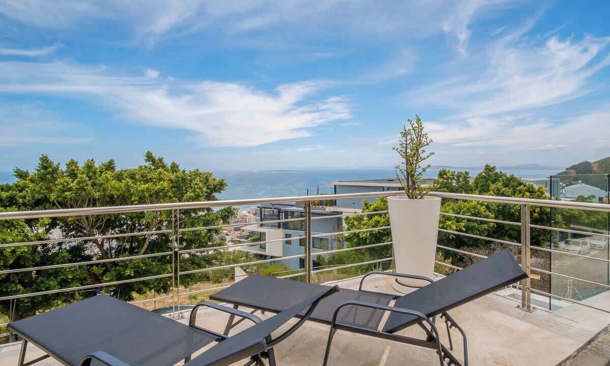 Photo of Patio Balcony in Bantry Bay