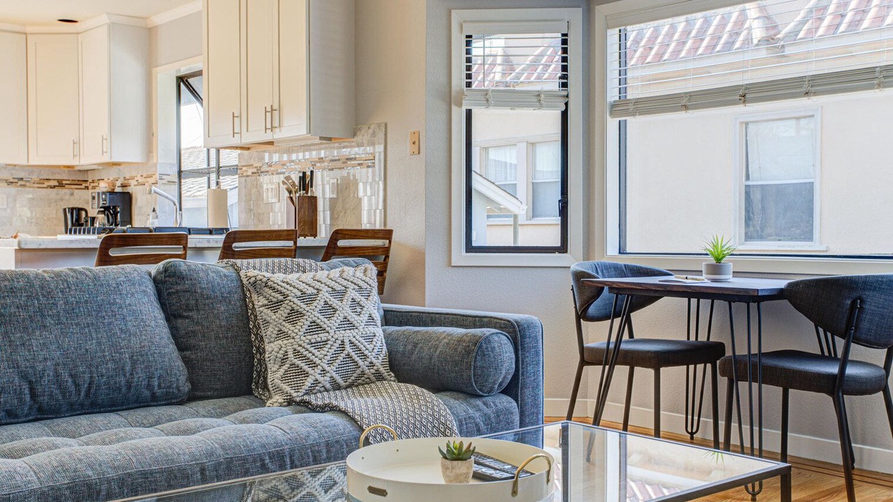 Photo of Livingroom in Downtown